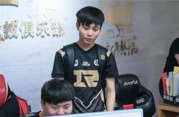 帕斯的职业 帕斯的职业