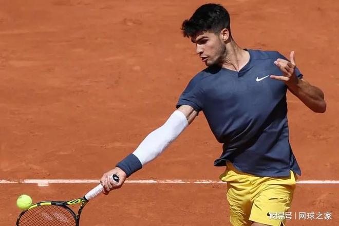 赛的首轮比 赛的首轮比